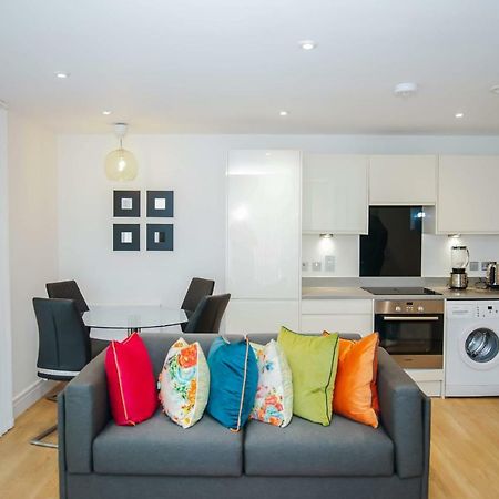 Executive 2 Bed Apartment Londra Exterior foto